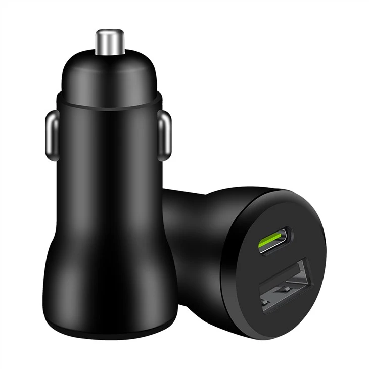 Tithíocht Miotail 4.8A Car Charger